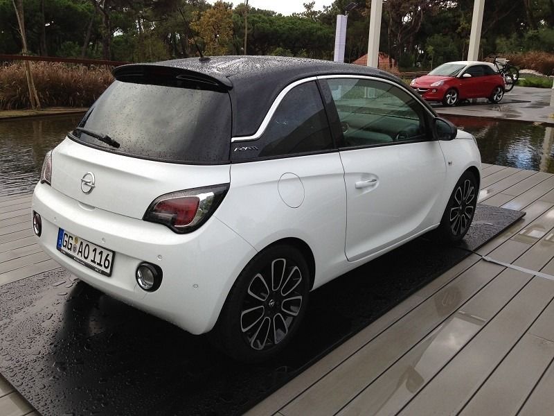 Opel Adam - Rüsselsheimer Rettungswagen? 2 Opel Adam aussen