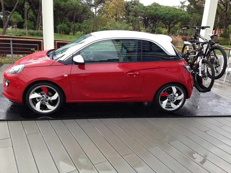 Opel Adam - Rüsselsheimer Rettungswagen? 3 Opel Adam mit Heckträger