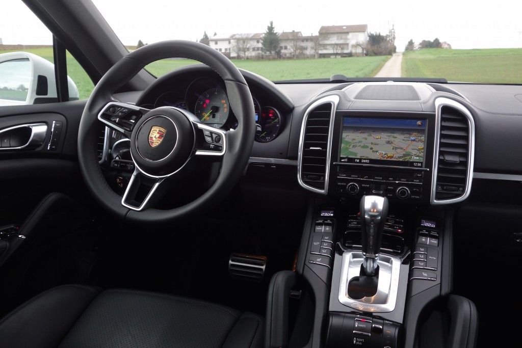 Porsche Cayenne S E-Hybrid - Flüsterleise Fahren mit 2.350 Kilo 1 Cayenne S E-Hybrid - Innenraum