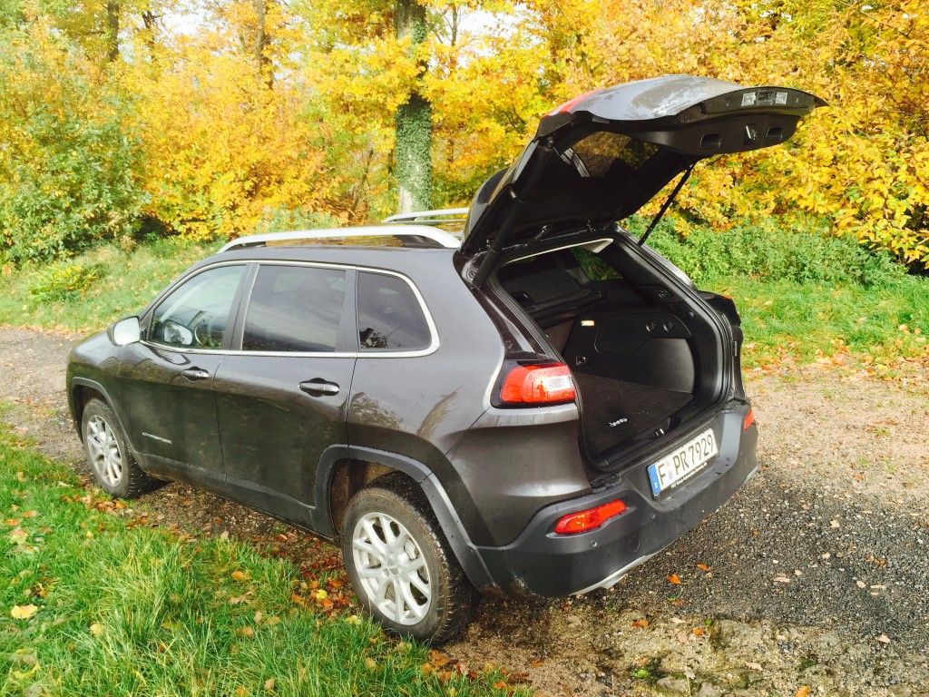 Jeep Cherokee Limited Edition - Der Italo-Amerikaner mit dem Herz am rechten Fleck 3 FullSizeRender (33)