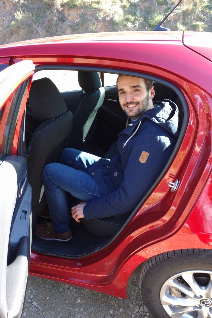 Der neue Mazda2 - Rightsizing statt Downsizing 4 Mazda 2 2015 Fond Rubinrot