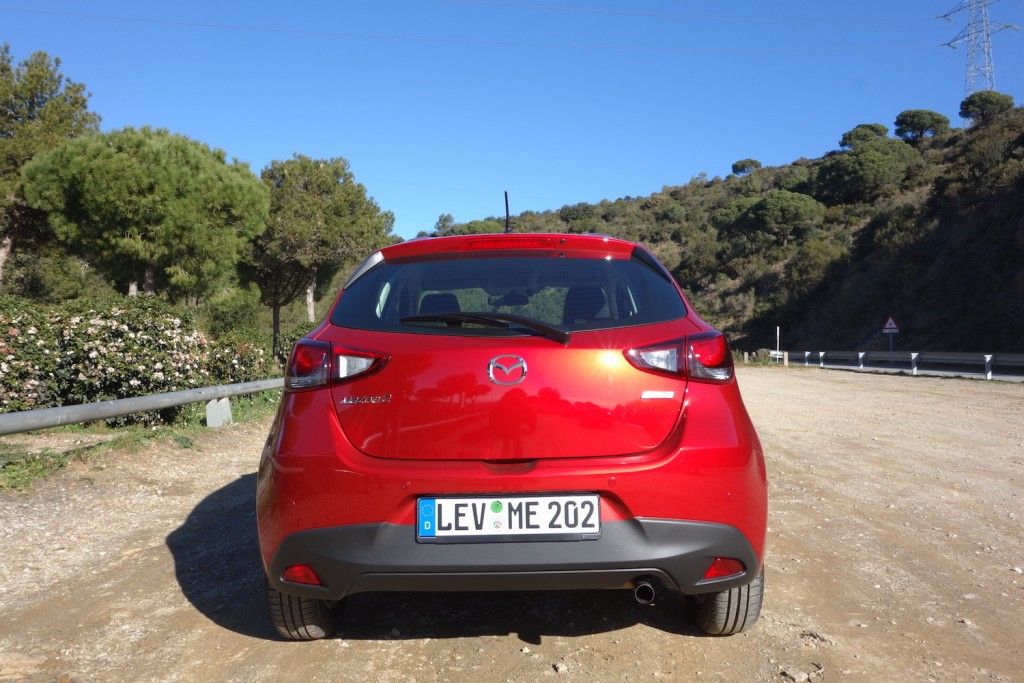 Der neue Mazda2 - Rightsizing statt Downsizing 1 Mazda 2 2015 Heck Rubinrot
