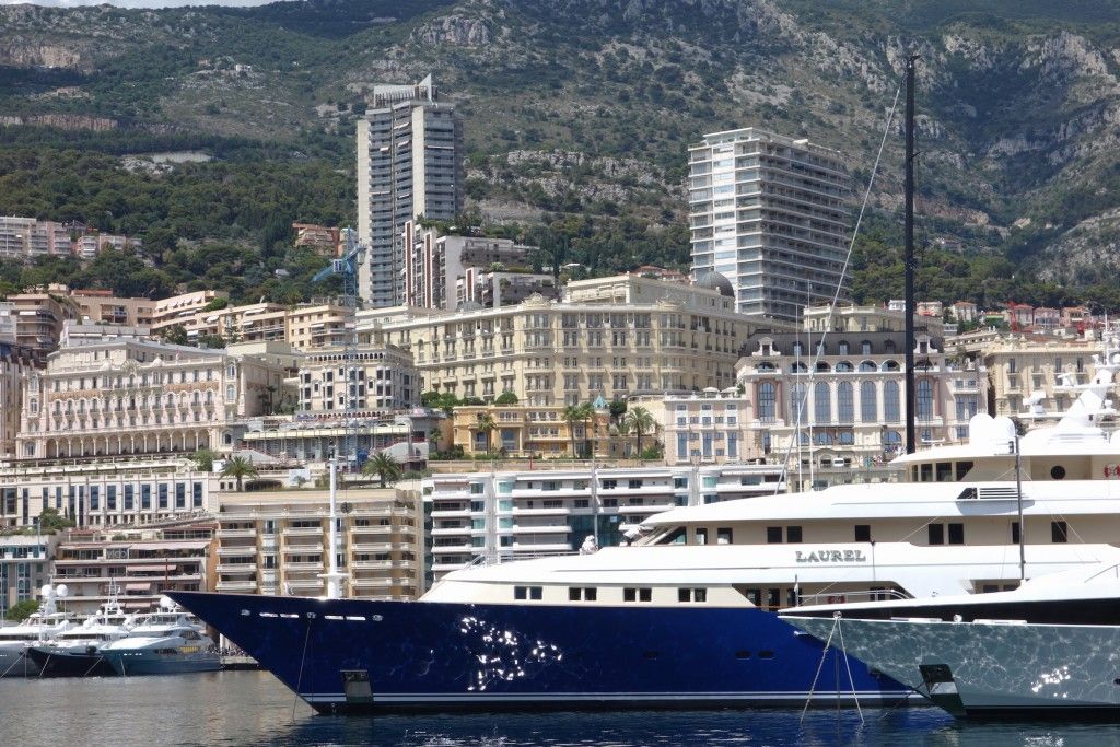 Promenade durch Monaco - prunkvolle Yachten, teure Autos und schöne Frauen 2 Monaco Yachthafen
