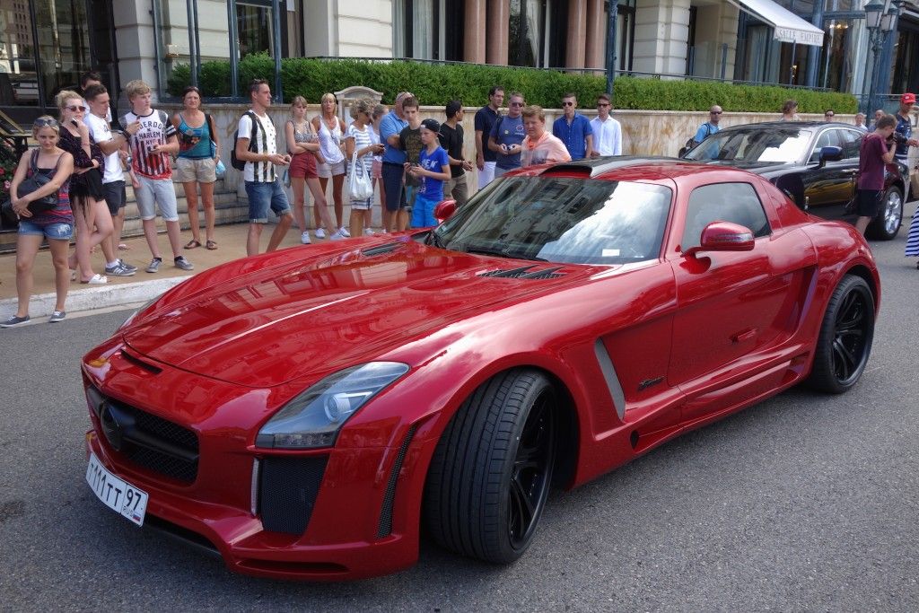 Promenade durch Monaco - prunkvolle Yachten, teure Autos und schöne Frauen 15 Mercedes SLS FabDesign beim Casino Monte Carlo