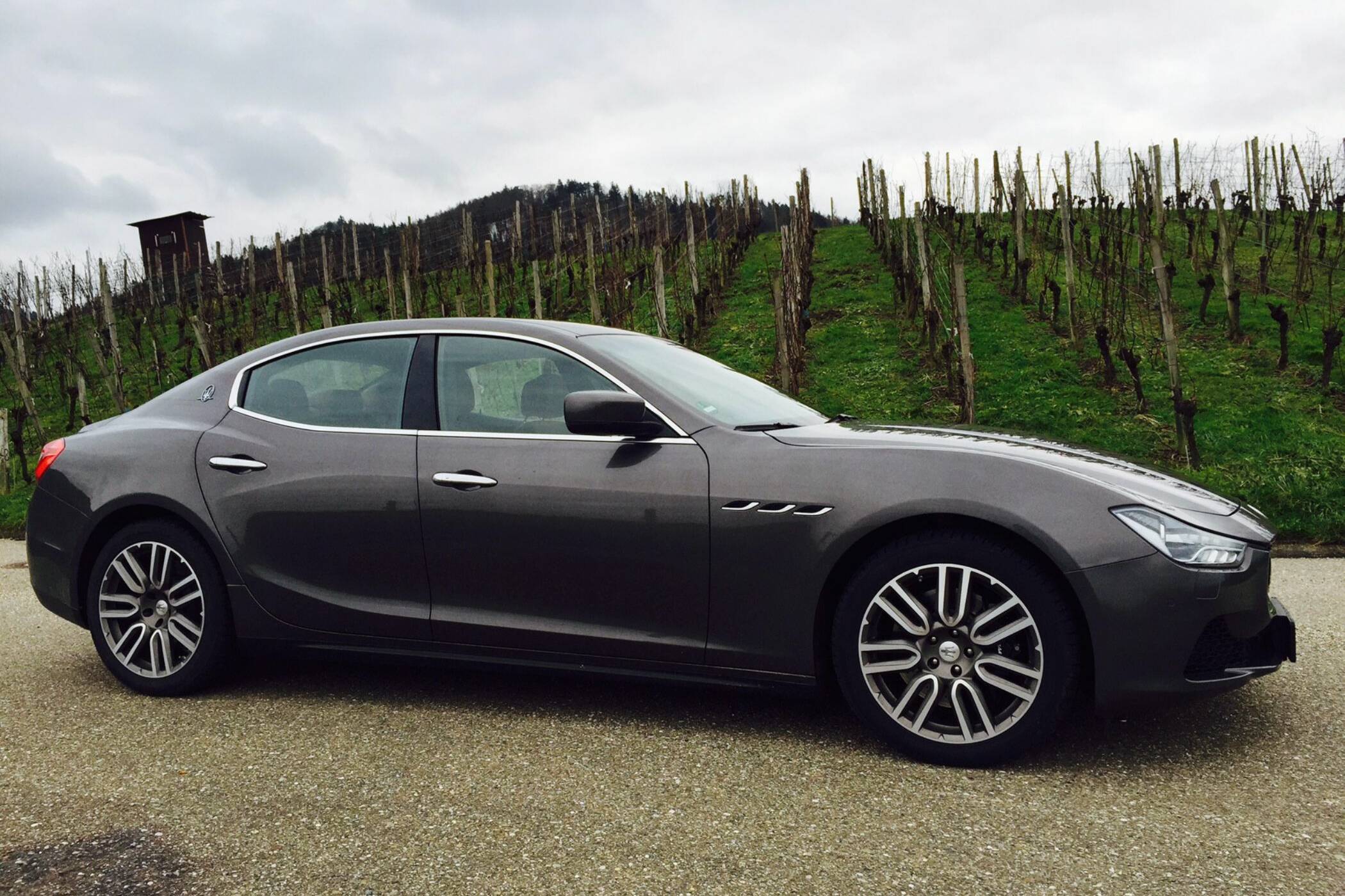 Maserati Ghibli S Q4 - Italienischer Business-Anzug auf Figur geschnitten 7 der-Autotester
