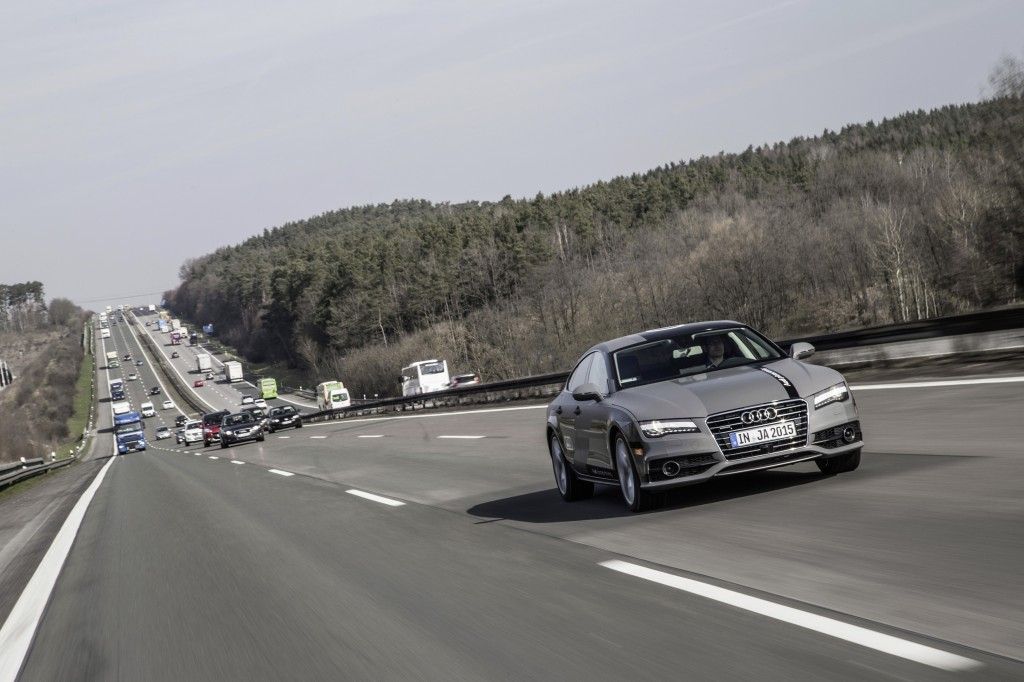 Verzichtet Bundesverkehrsminister Dobrindt künftig auf seinen Chauffeur? 2 Audi A7 piloted driving concept