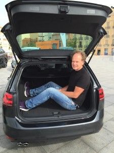 Golf Variant wird zum Rennauto für Familienväter 3 Golf Variant R Kofferraum
