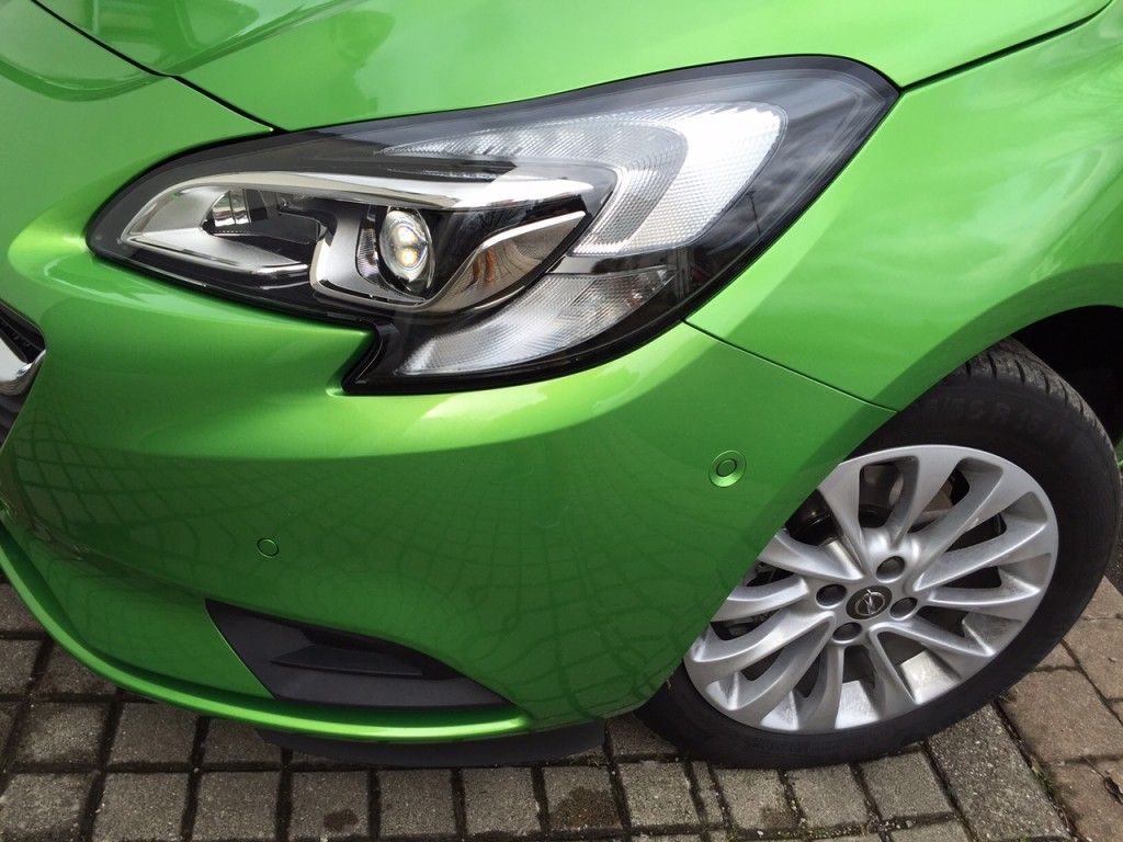 Opel Corsa, ein unaufgeregter Kölner 7 Opel Corsa Frontleuchte