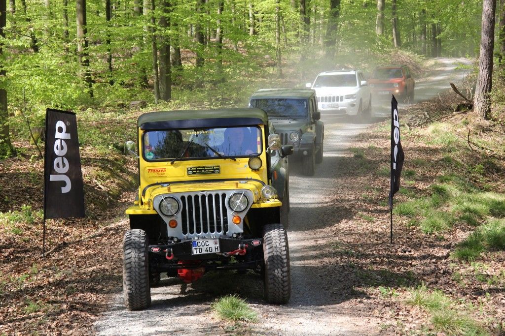 Cabrio fahren mal anders – Der Jeep Wrangler Rubicon X 12 Jeep Modelle im Gelände