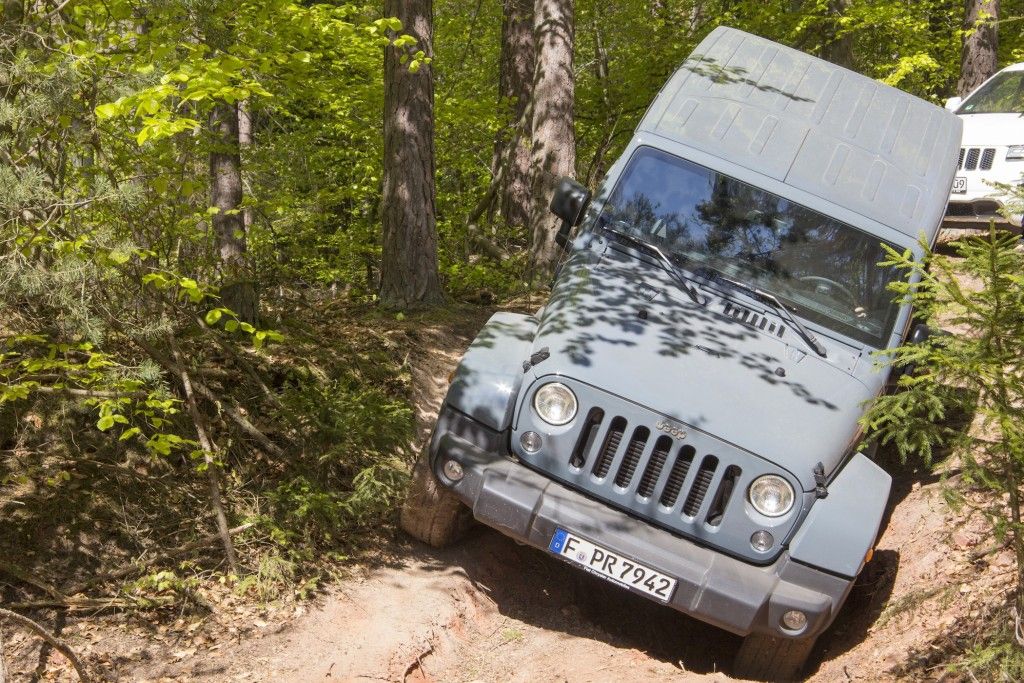 Cabrio fahren mal anders – Der Jeep Wrangler Rubicon X 14 Jeep Wrangler Unlimited Sahara im Gelände