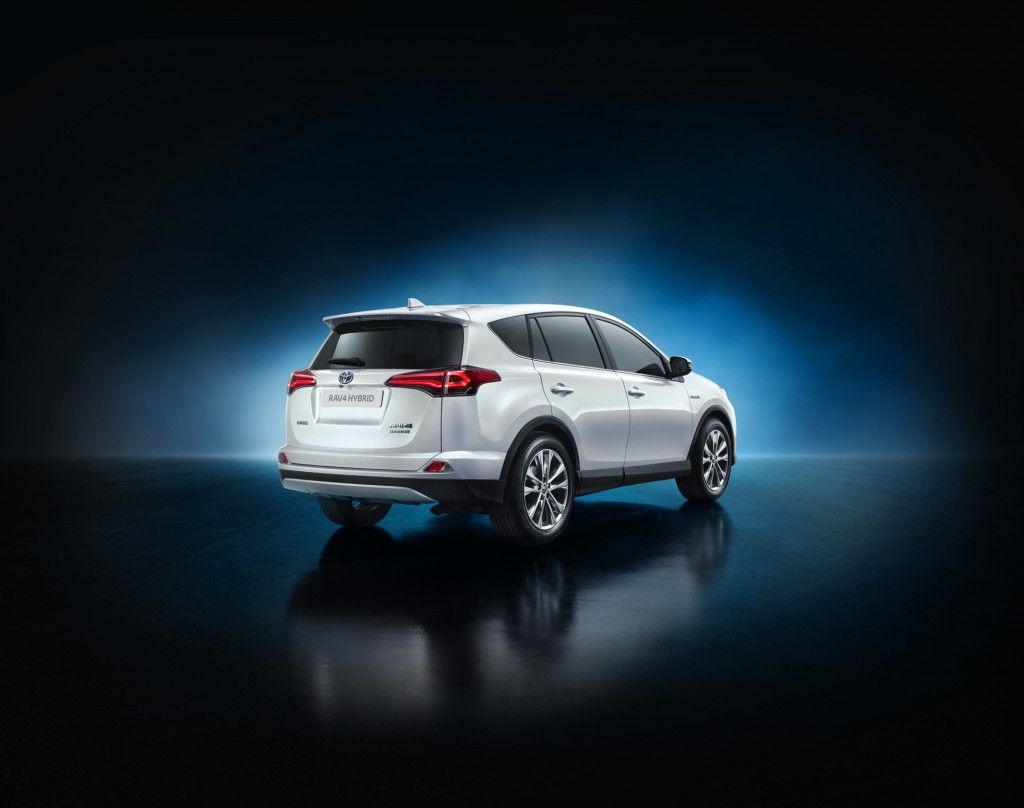 New York Motor Show 2015: Toyota enthüllt neuen RAV4 mit Hybridantrieb 2 TMDE_1035972