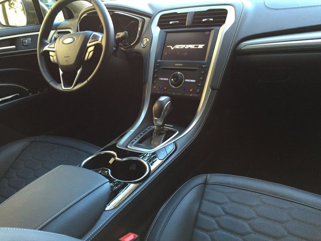 Der Ford Mondeo – Stattlicher Kombi mit günstigem Preis-/Leistungsverhältnis 2 Ford Mondeo Vignale Innenraum 2015