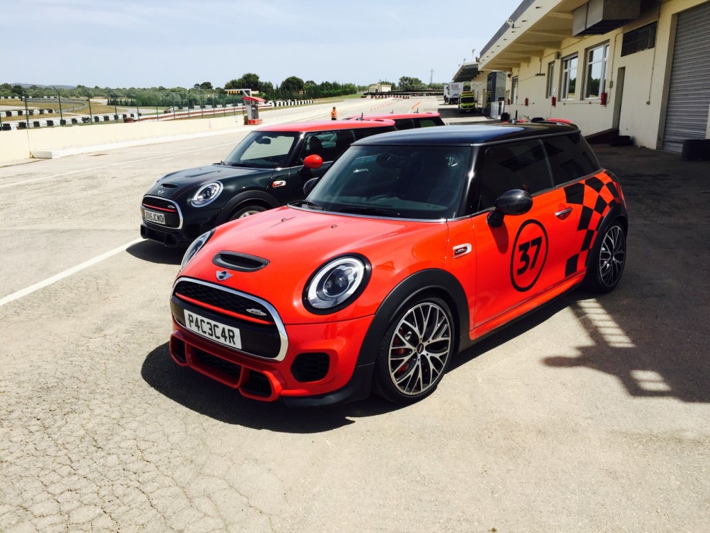 It's over now - Der neue Mini John Cooper Works auf dem Weg zur Hölle 8 Mini John Cooper Works im teuflischen rot