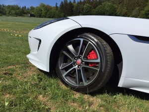 Jaguar F-Type nun auch mit Allradantrieb 5 der-Autotester
