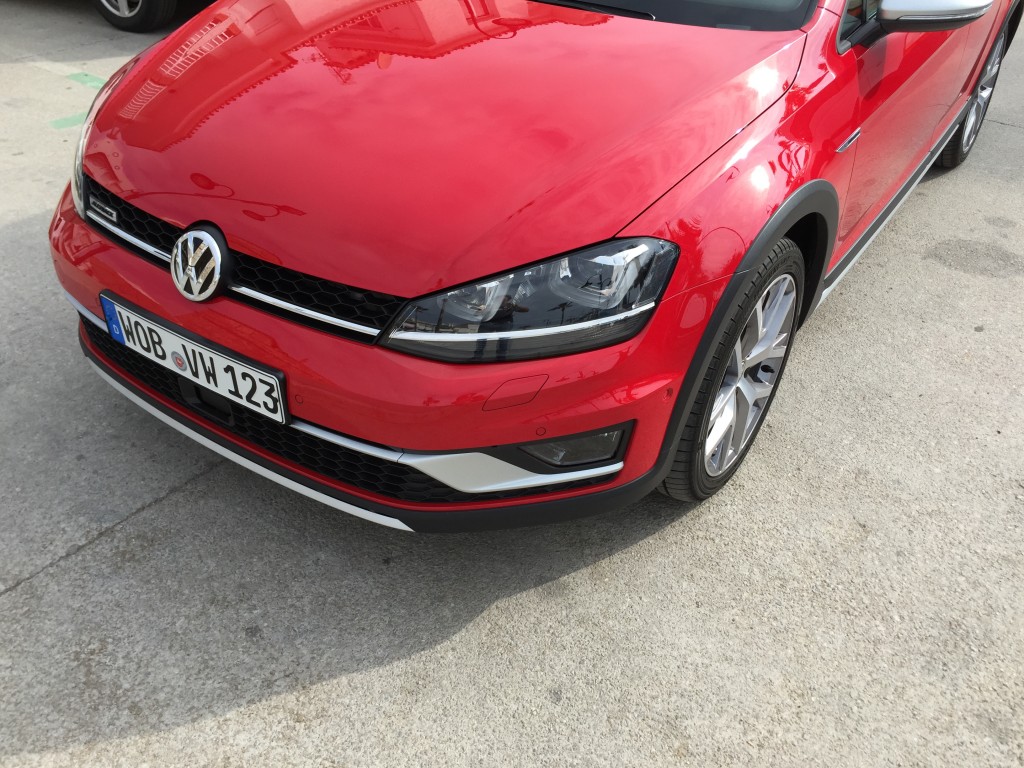 Der neue Golf Variant Alltrack - Die Eierlegendewollmilchsau 2 Golf Variant Alltrack Haube