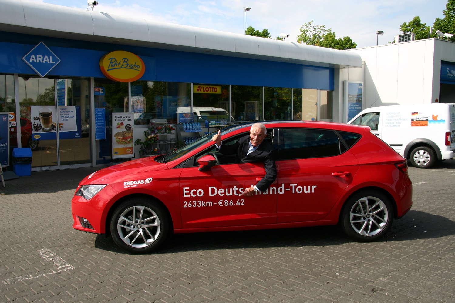 Mit 100 Euro in der Tasche quer durch Deutschland - Seat Leon TGI 14 der-Autotester