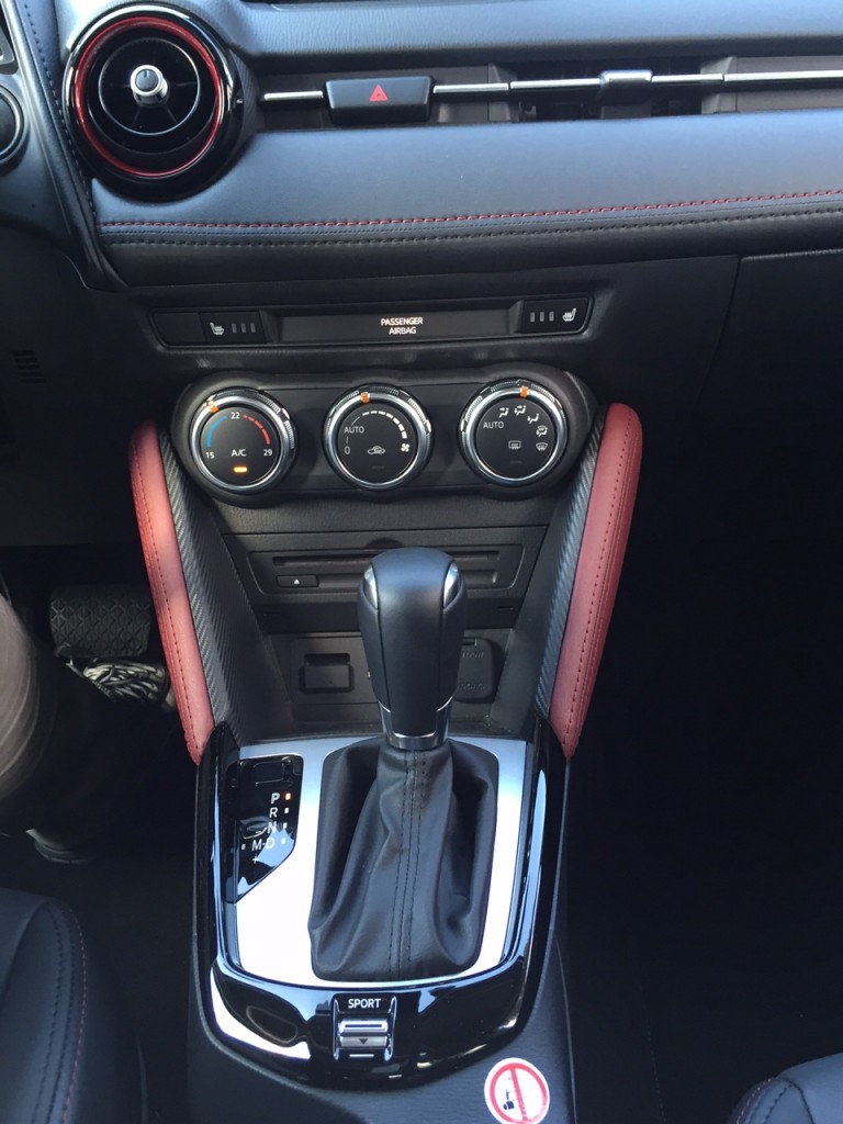 Mazda CX-3 - Kleiner Crossover bildschön 4 der-Autotester