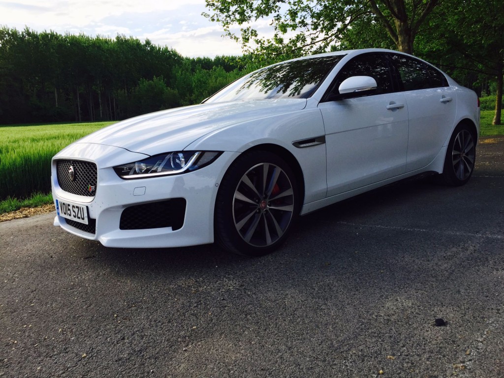Der brandneue Jaguar XE - Britische Raubkatze jagt bayrische Weißwurst 7 Jaguar XE vorne unten