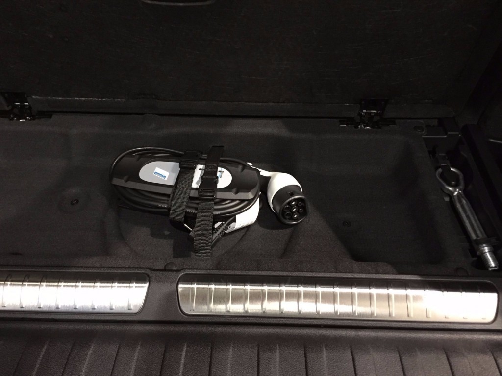 Der BMW X5 eDrive - Benzinmotor und Elektromotor in kongenialer Verbindung 14 BMW X5 Hybrid 2015