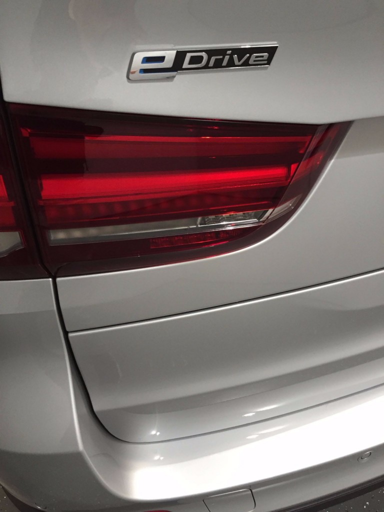 Der BMW X5 eDrive - Benzinmotor und Elektromotor in kongenialer Verbindung 19 BMW X5 Hybrid 2015