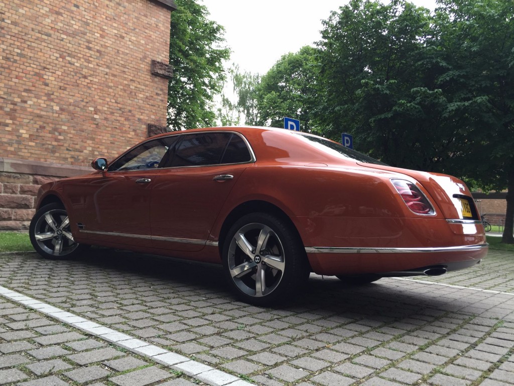 Bentley Mulsanne Speed - Der Chauffeur hat frei 24 der-Autotester
