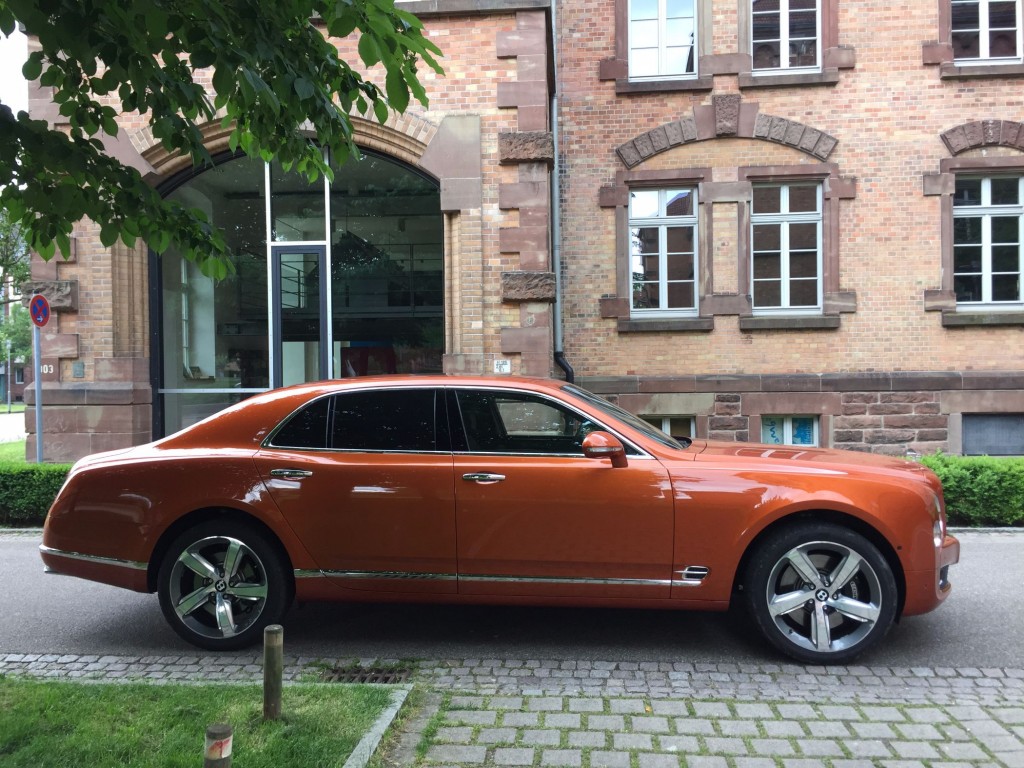 Unter fünf Liter sind auch in der Mittelklasse möglich 4 Bentley Mulsanne Speed 2015