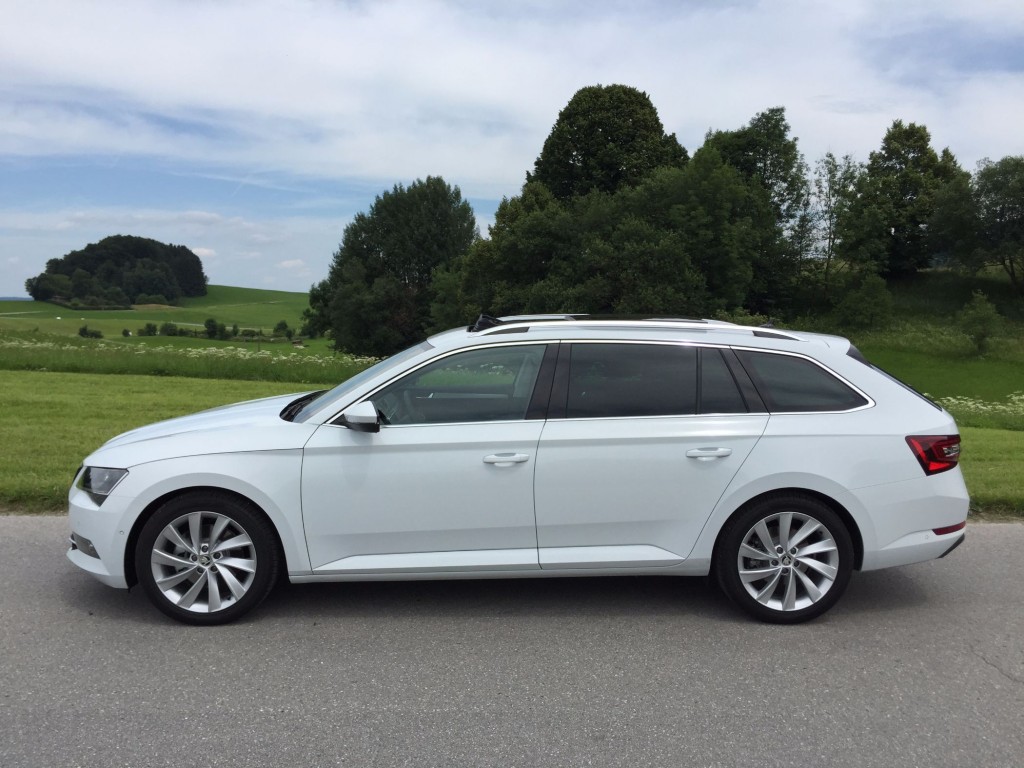 Im September kommt der Skoda Superb Combi 6 der-Autotester