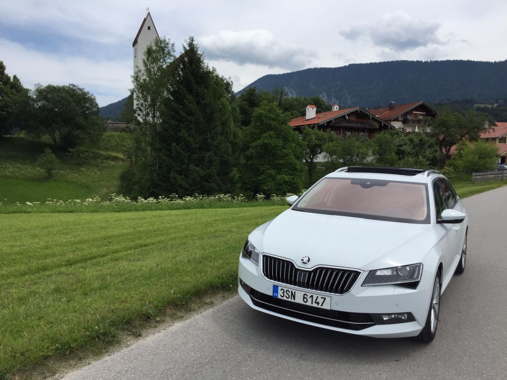 Im September kommt der Skoda Superb Combi 4 der-Autotester