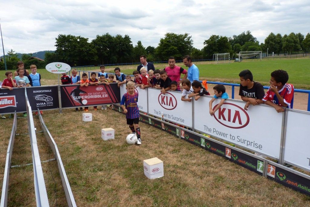 KIA sucht den schnellsten Dribbler Deutschlands 4 der-Autotester