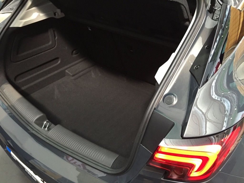 Fordert der neue Opel Astra den Golf heraus? 21 Opel Astra Kofferraum 2015