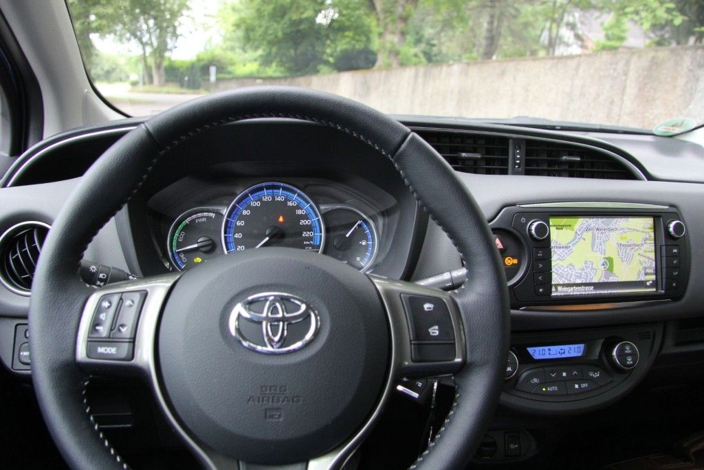 Kleinwagen mit zwei Herzen - Toyota Yaris 2 der-Autotester