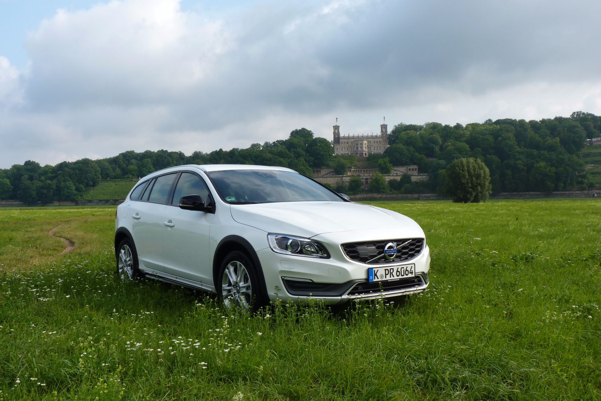 Des Lehrers neue Lieblinge ?- Volvo V60 und S60 Cross Country 9 der-Autotester