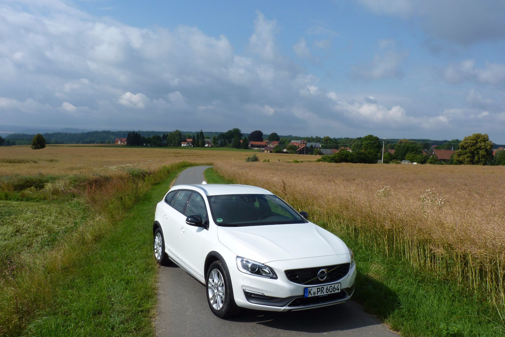 Des Lehrers neue Lieblinge ?- Volvo V60 und S60 Cross Country 10 der-Autotester