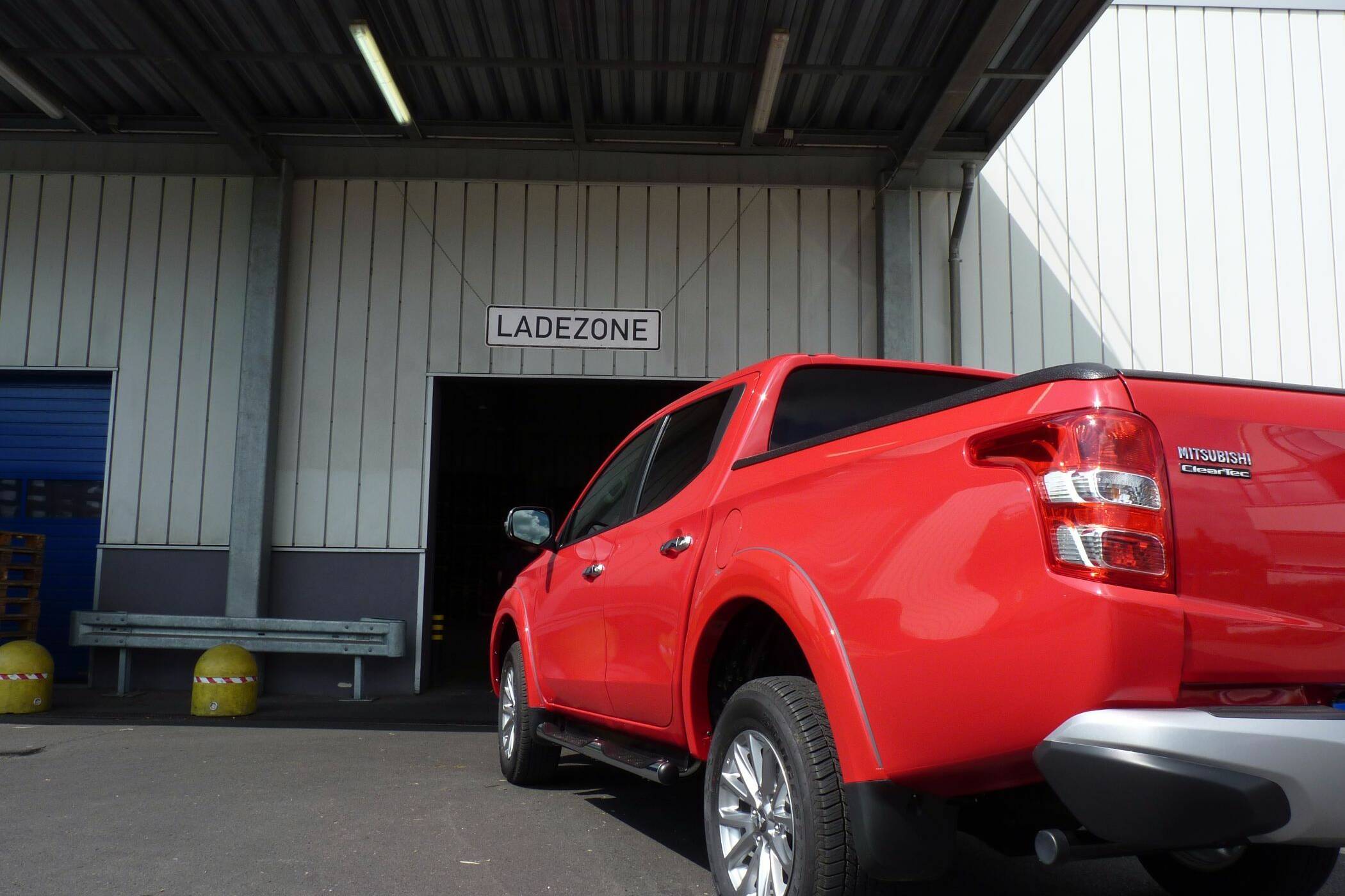 Der Mitsubishi L200 - Wer sagt eigentlich, nur Männer dürfen Pick-ups fahren? 2 der-Autotester
