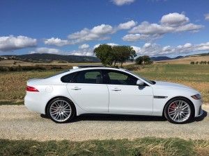 Der neue Jaguar XF: Business-Class-Herausforderer am Puls der Zeit 16 der-Autotester