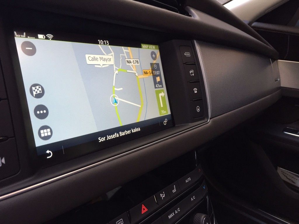 Der neue Jaguar XF: Business-Class-Herausforderer am Puls der Zeit 18 der-Autotester