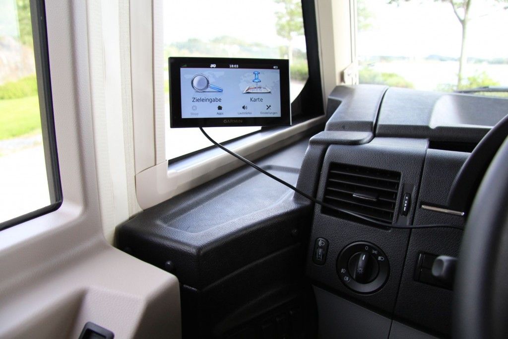 Navi für Wohnmobil und Wohnwagen - Garmin Camper 660 LMT-D im Test 9 Garmin Camper 660LMT-D Eingebaut im Wohnmobil
