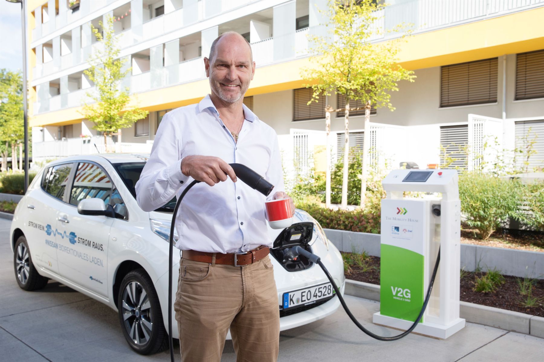 Strom aus dem Auto: Nissan Leaf versorgt Büro und Kaffeemaschine 14 der-Autotester