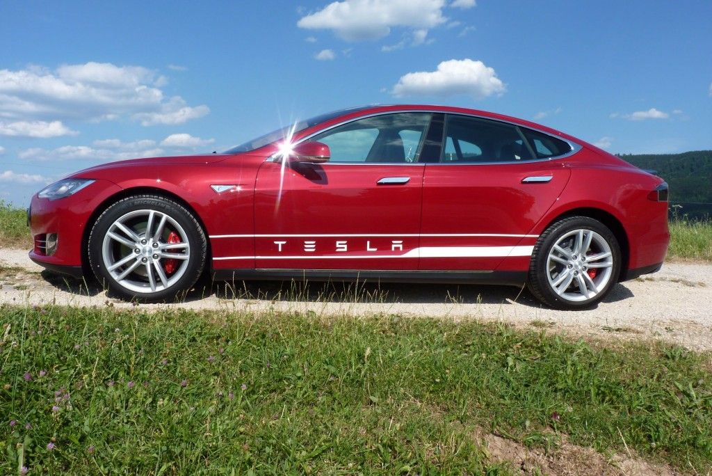 Das Tesla Model S - geht ab wie Schmitz Katze 1 Tesla Model S 2015