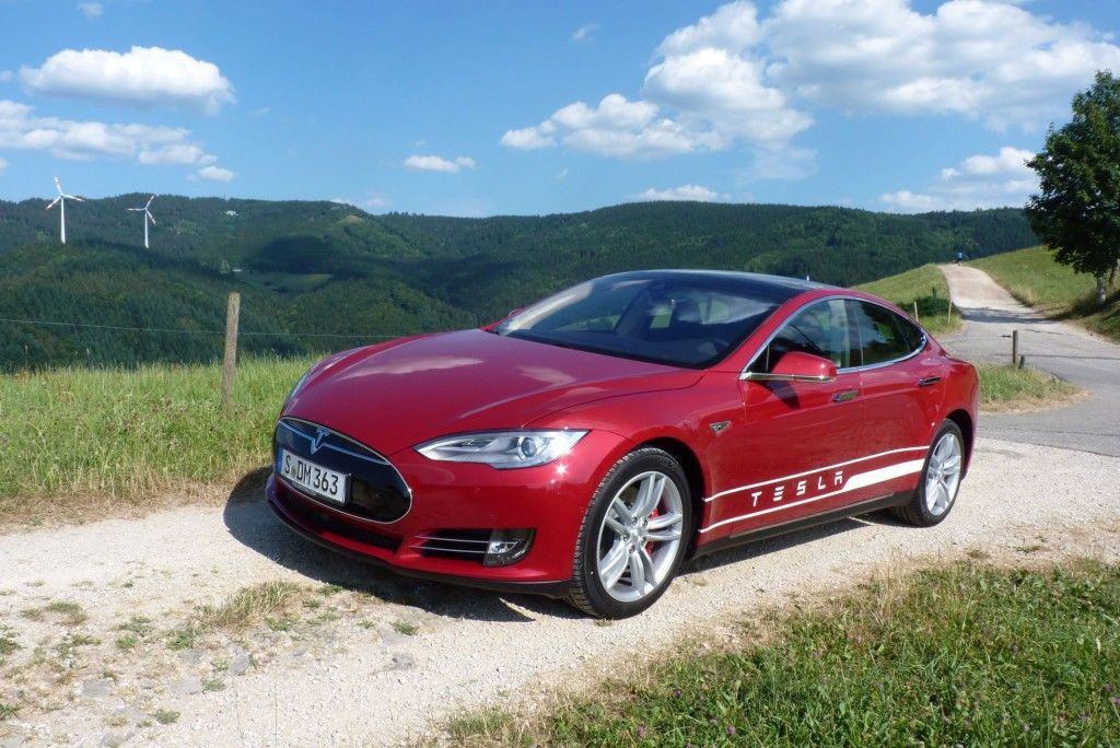 Tesla reagiert beleidigt: Model S mit Crashproblemen 1 der-Autotester