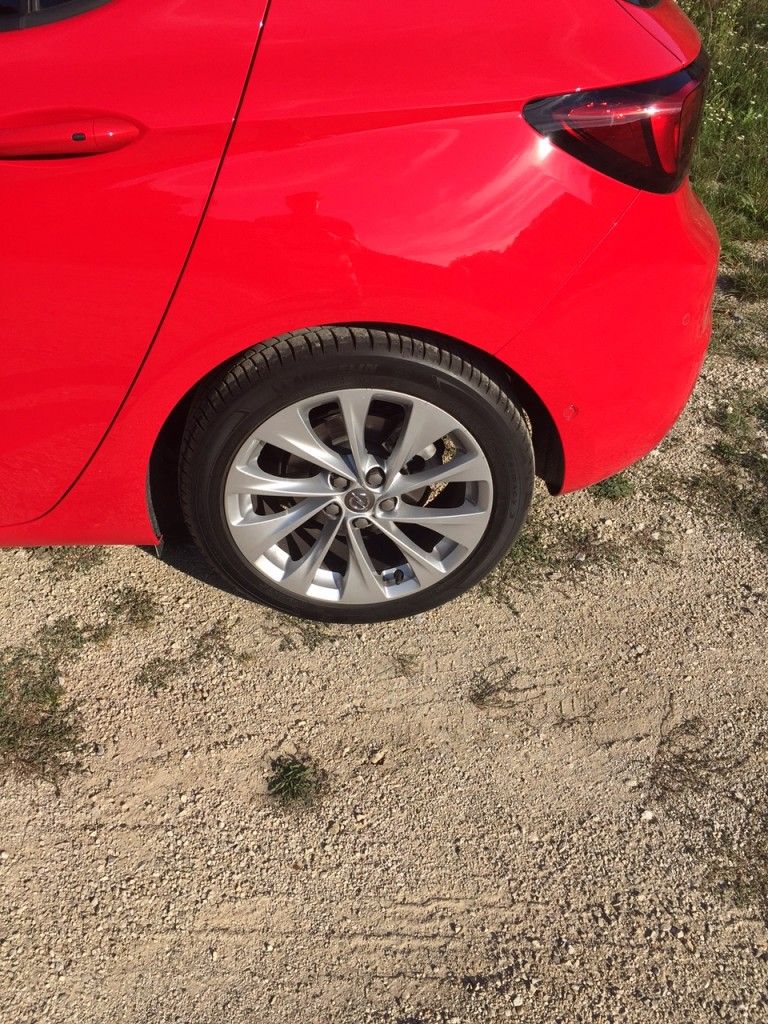 Astra-nomischer Familienzuwachs in Rüsselsheim 13 Felge Opel Astra 2015