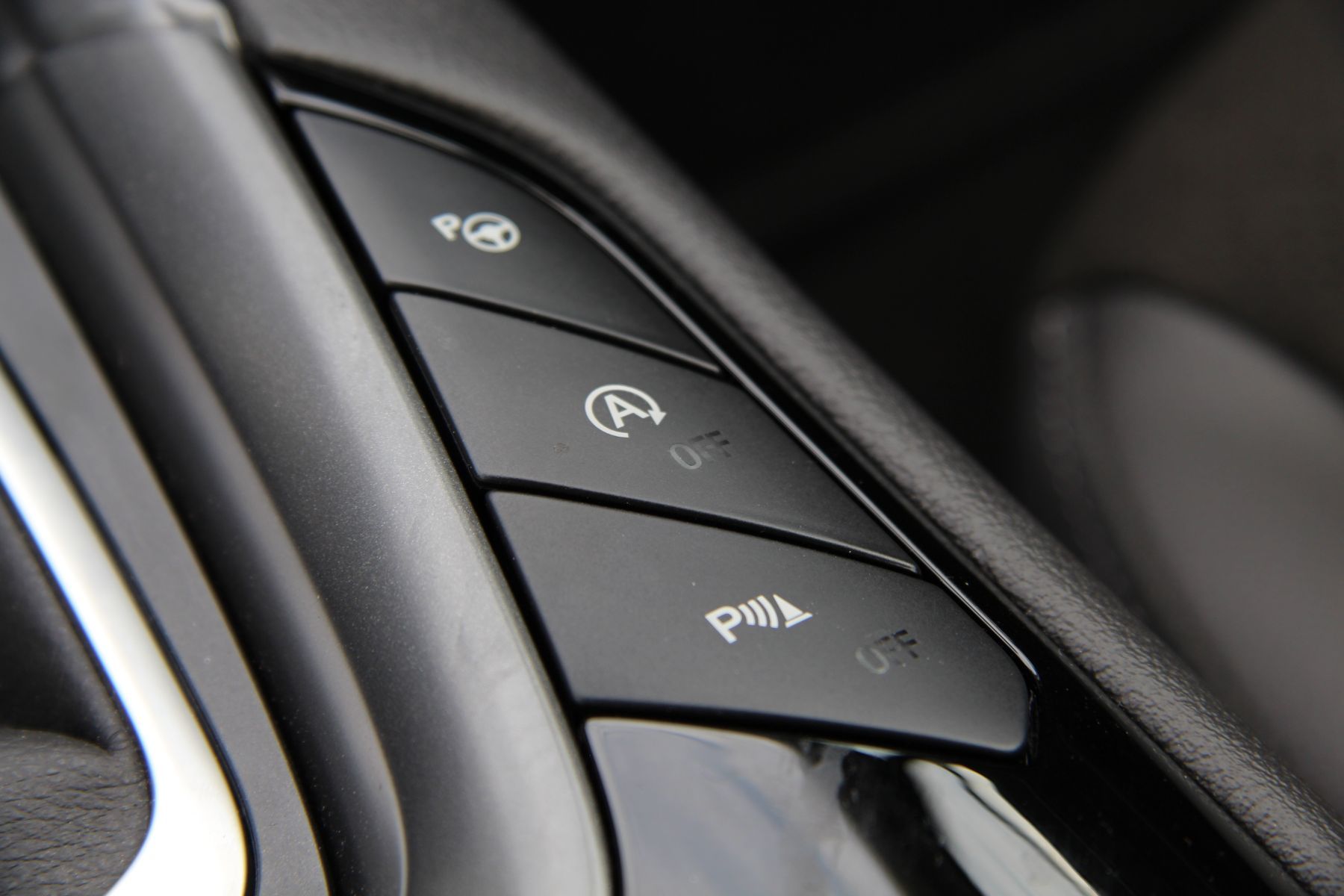 Assistenz- und Sicherheits-Systeme im neuen Ford Mondeo 4 der-Autotester
