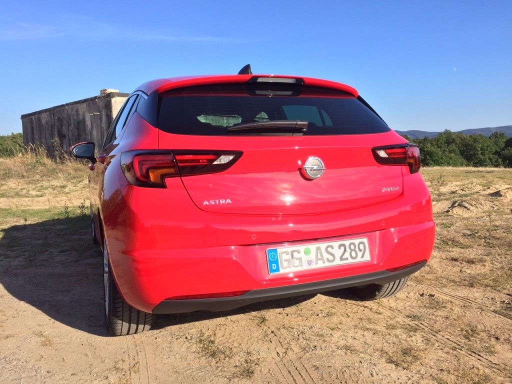 Astra-nomischer Familienzuwachs in Rüsselsheim 4 der-Autotester
