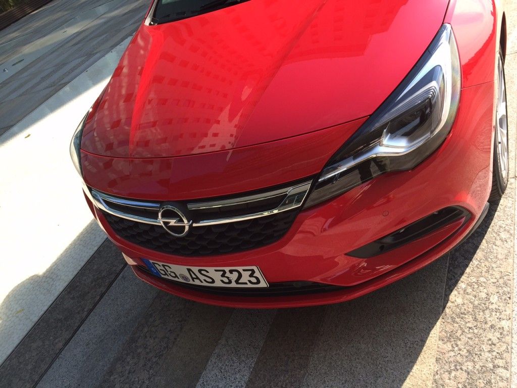 Astra-nomischer Familienzuwachs in Rüsselsheim 6 Opel Astra 2015 etail