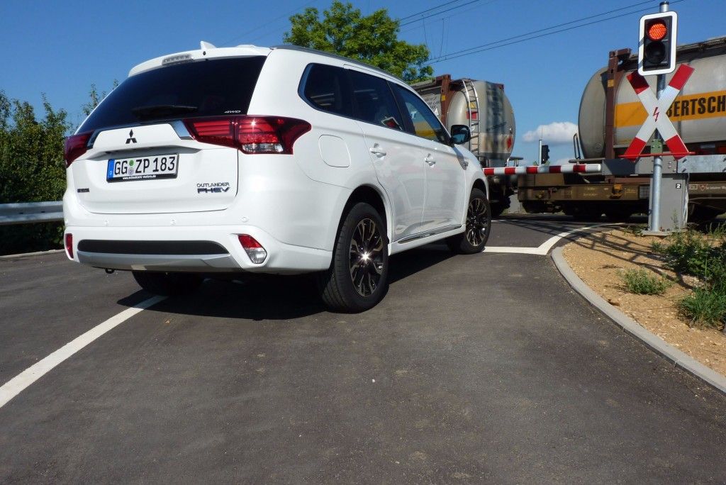 Der neue Outlander Plug-in Hybrid - Mitsubishi für das ökologische Gewissen 11 Mitsubishi Outlander Plug-in Hybrid Heckleuchte 2015