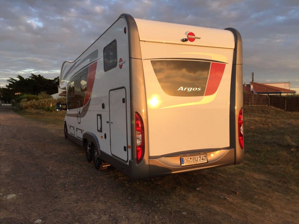 Arglos mit dem Argos auf Reisen 4 Bürstner Argos von hinten 2015