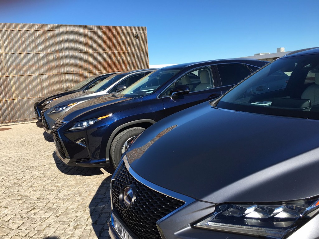 Lexus RX: Japanischer Straßenaufreißer 1 Lexus RX 2016