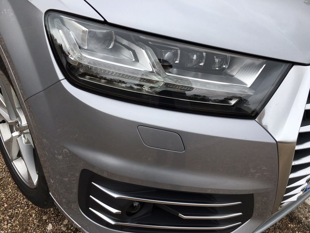 Der neue Audi Q7 e-tron: Das Dickschiff wird sozial-verträglich! 12 Audi Q7 Licht