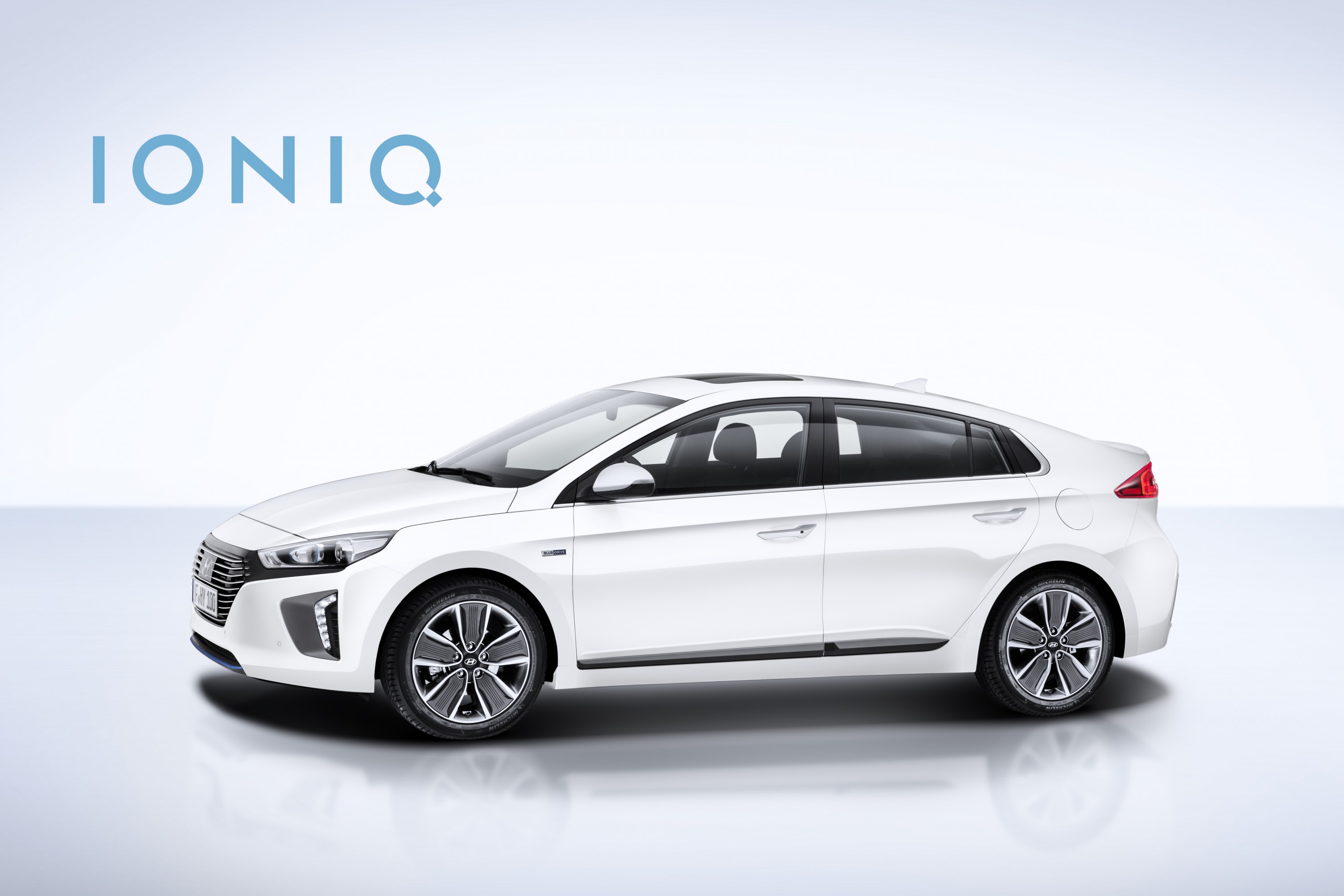 Hyundai IONIQ Hybrid: Erstes Fahrzeug mit gleich drei alternativen Antriebssystemen 17 der-Autotester