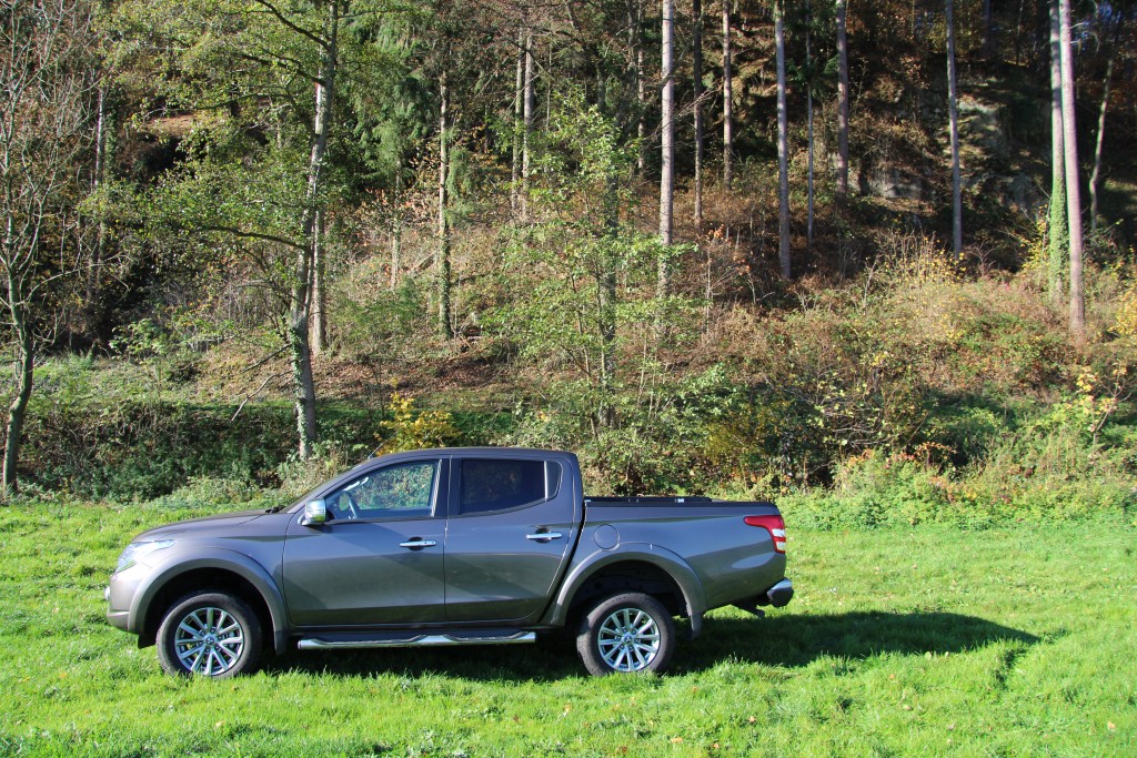 Mitsubishi L200: Der Muli für alle Lebenslagen 11 L200 Seitenansicht Pick-up